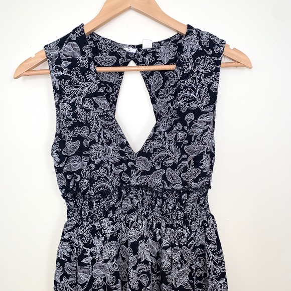 Roxy Dresses & Skirts - 3/$20 Roxy Open-Back Floral Dress